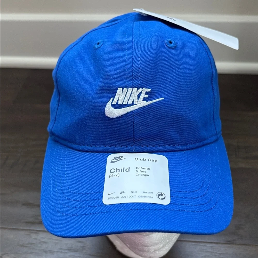 Nike Club Cap,baseball,velcro back, 6 vent panel,embroidered Swoosh/Nike Logo